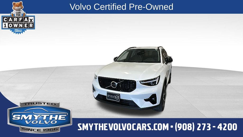 2026 Volvo XC40 B5 Plus Dark AWD's photo
