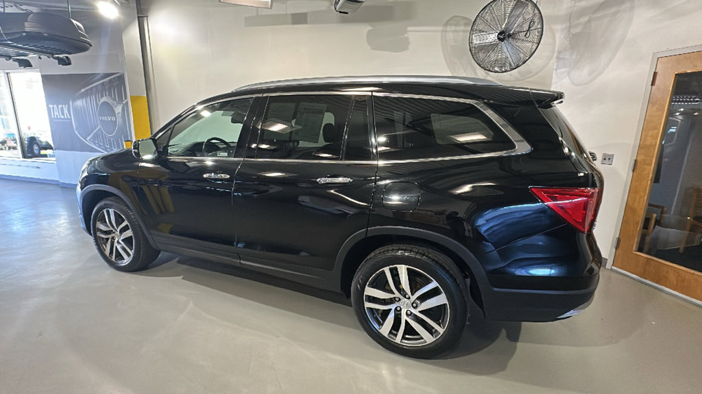 Used 2018 Honda Pilot Touring with VIN 5FNYF6H92JB006408 for sale in Summit, NJ