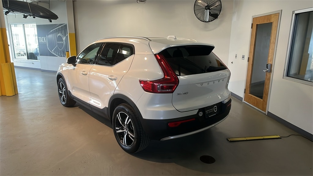 Certified 2025 Volvo XC40 B5 Core SUV