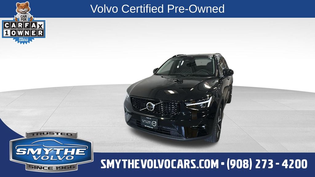 2026 Volvo XC40 B5 Plus Dark AWD's photo