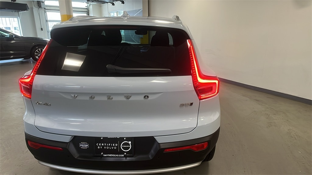 Certified 2025 Volvo XC40 B5 Core SUV