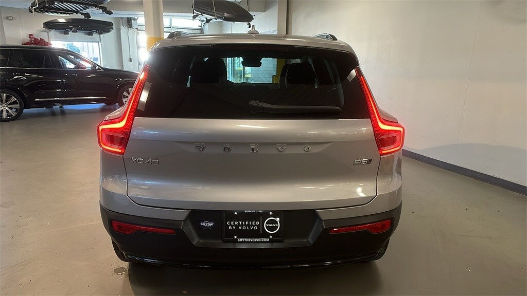 2023 Volvo XC40 Plus photo 3