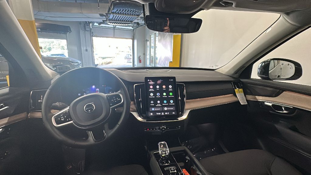 2026 Volvo XC90 Plus - Photo 12