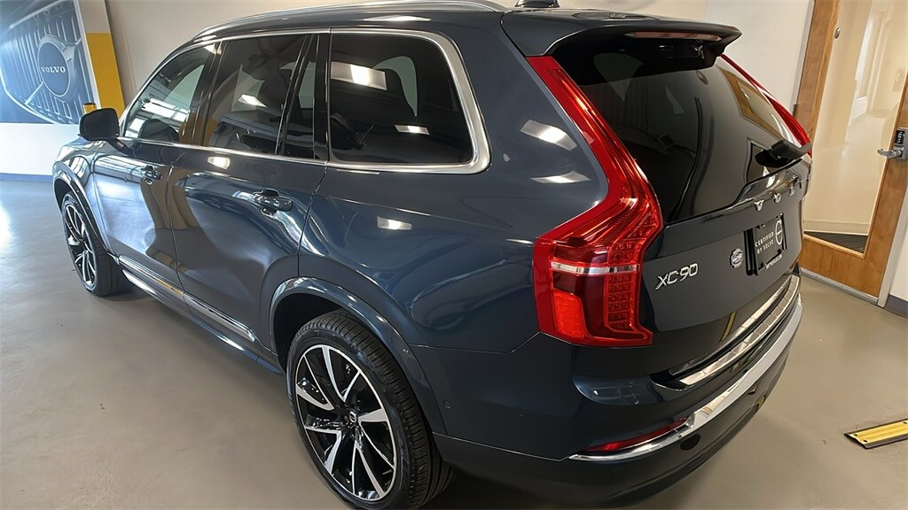 2024 Volvo XC90 B5 Plus photo 2
