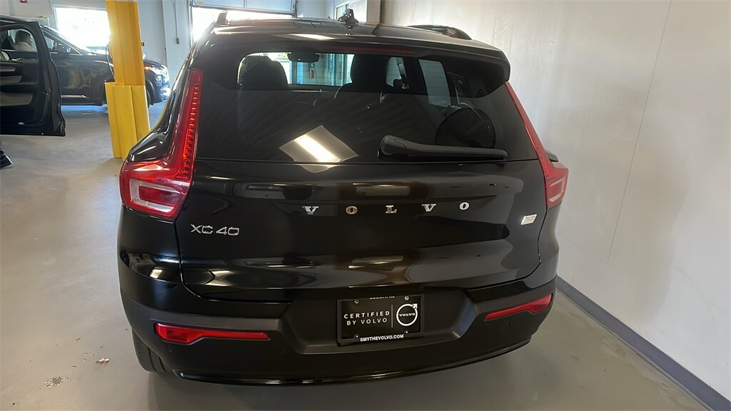 2023 Volvo XC40 Recharge Ultimate photo 2