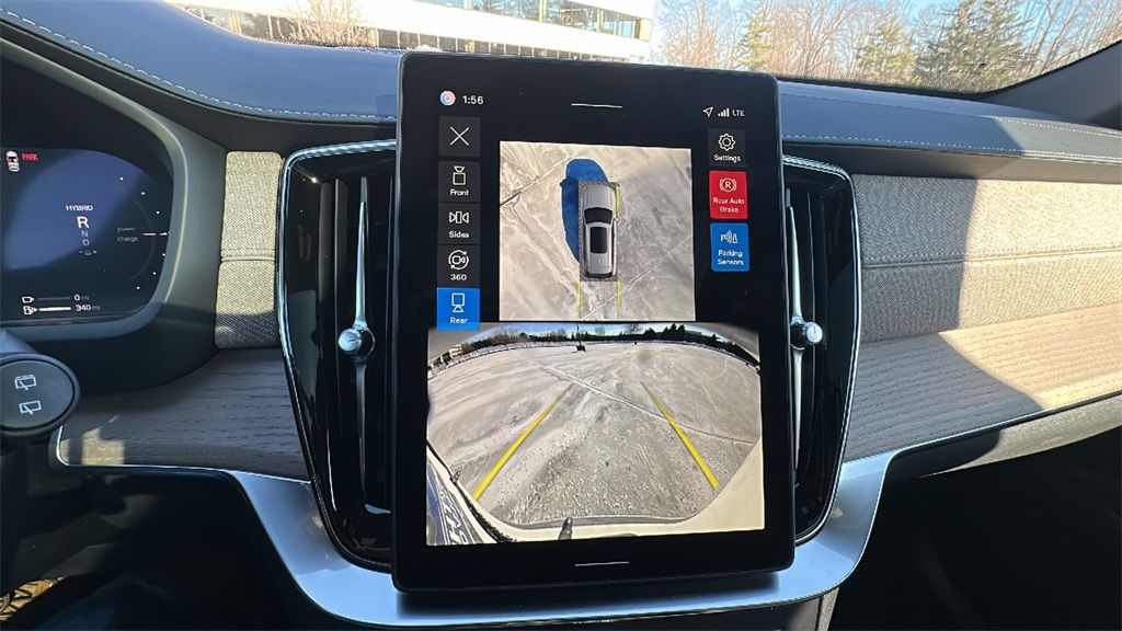 2026 Volvo XC90 Plus - Photo 17
