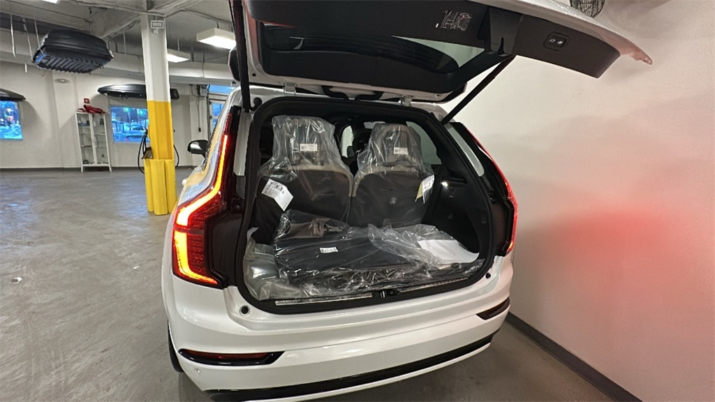 New 2026 Volvo XC90 B6 Ultra Dark Theme 6-Seater SUV