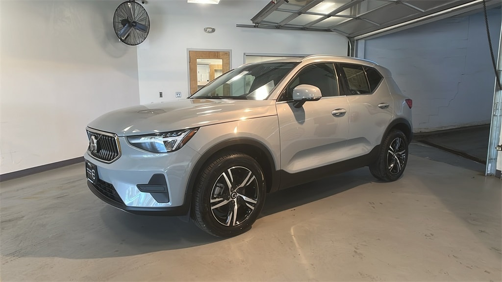 2025 Volvo XC40