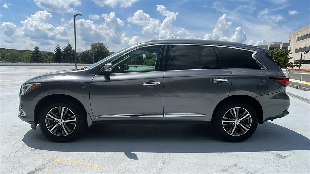 Used 2017 INFINITI QX60 Base with VIN 5N1DL0MM5HC511831 for sale in Summit, NJ