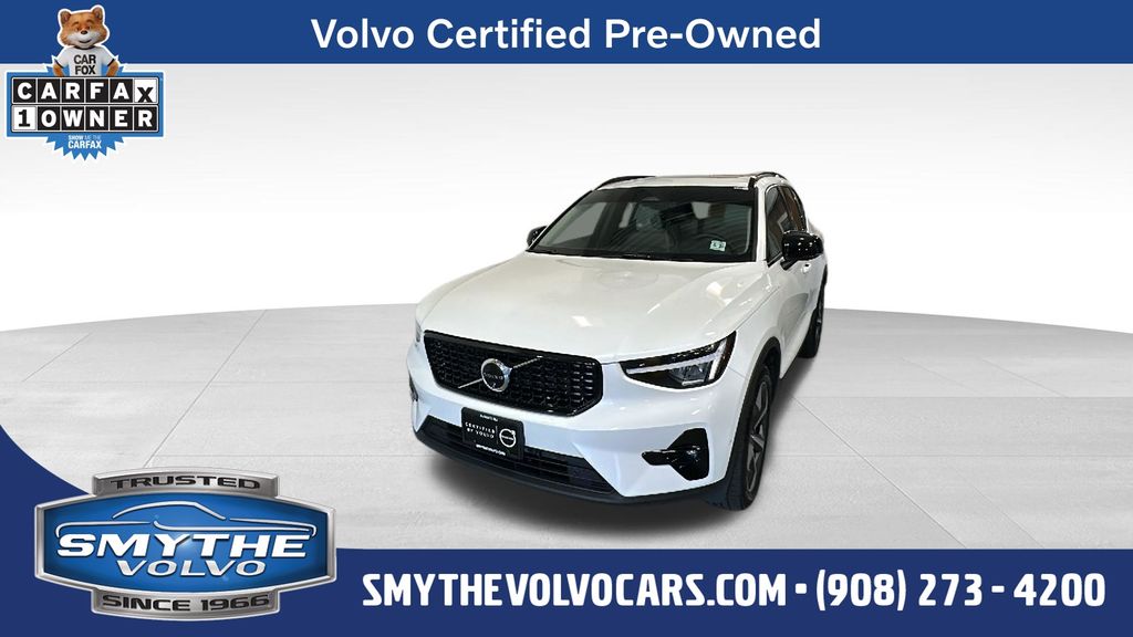2025 Volvo XC40