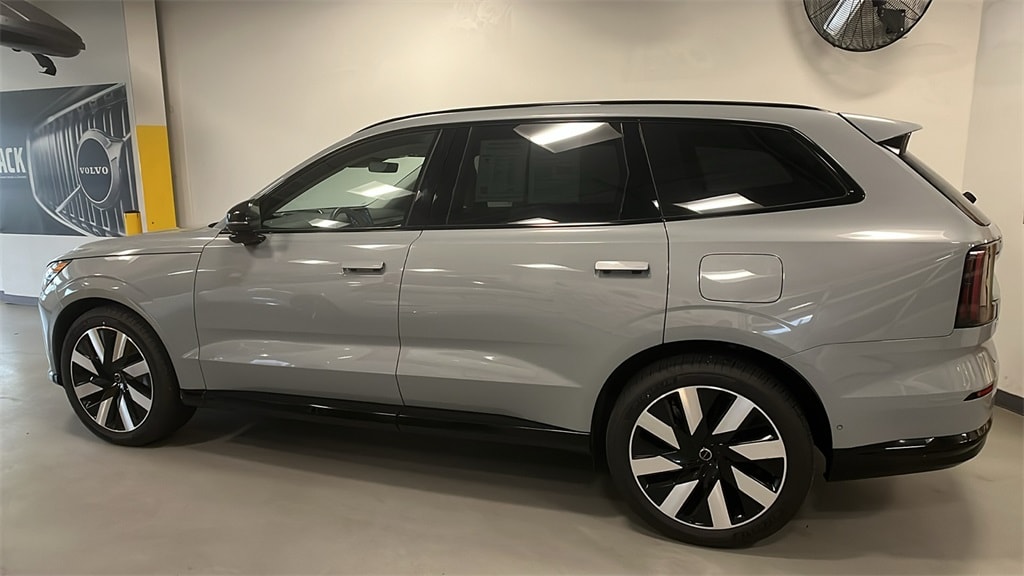 Certified 2025 Volvo EX90 Ultra with VIN 7JDEV3VL0SG001002 for sale in Summit, NJ