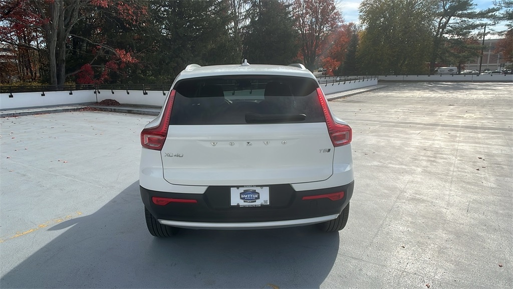 Certified 2025 Volvo XC40 B5 Plus Bright Theme SUV