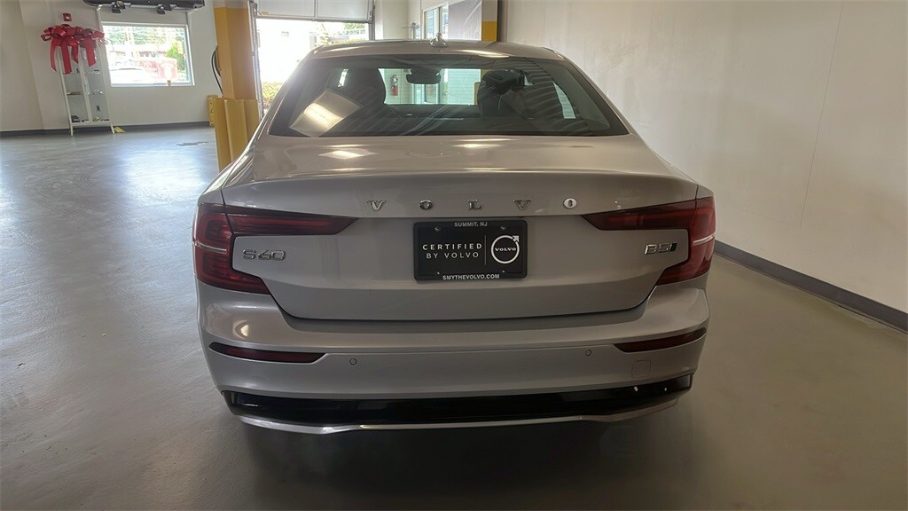 2025 Volvo S60 B5 Core photo 2