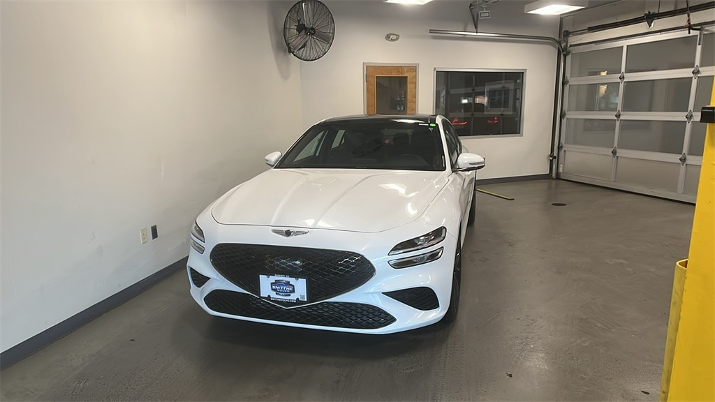 2023 GENESIS G70 Standard's photo