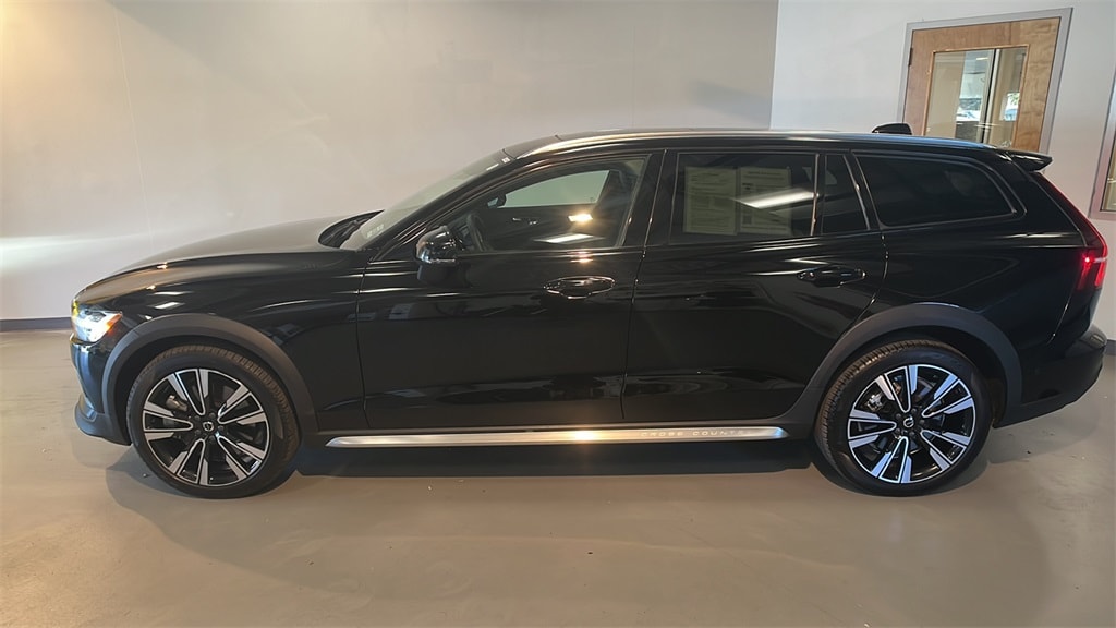 Certified 2023 Volvo V60 Cross Country Ultimate with VIN YV4L12WC3P2107756 for sale in Summit, NJ