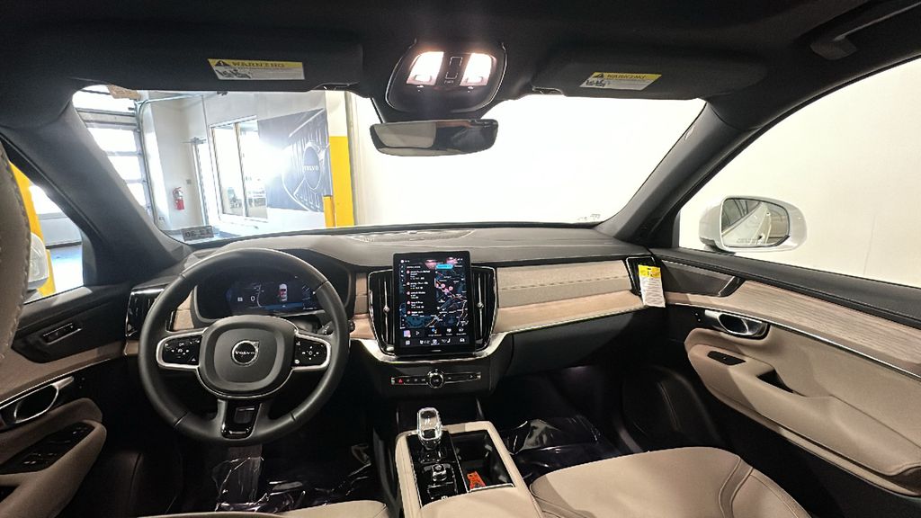 2026 Volvo XC90 Plus - Photo 13
