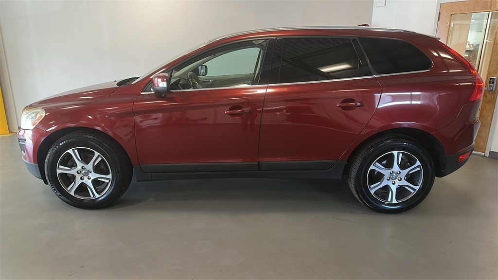 Used 2013 Volvo XC60 T6 with VIN YV4902DZ4D2450978 for sale in Summit, NJ