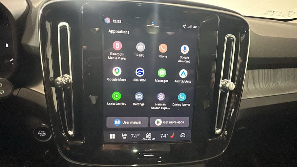 2026 Volvo XC40 Plus - Photo 18