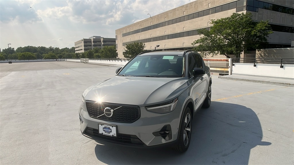 New 2026 Volvo XC40 B5 Plus SUV