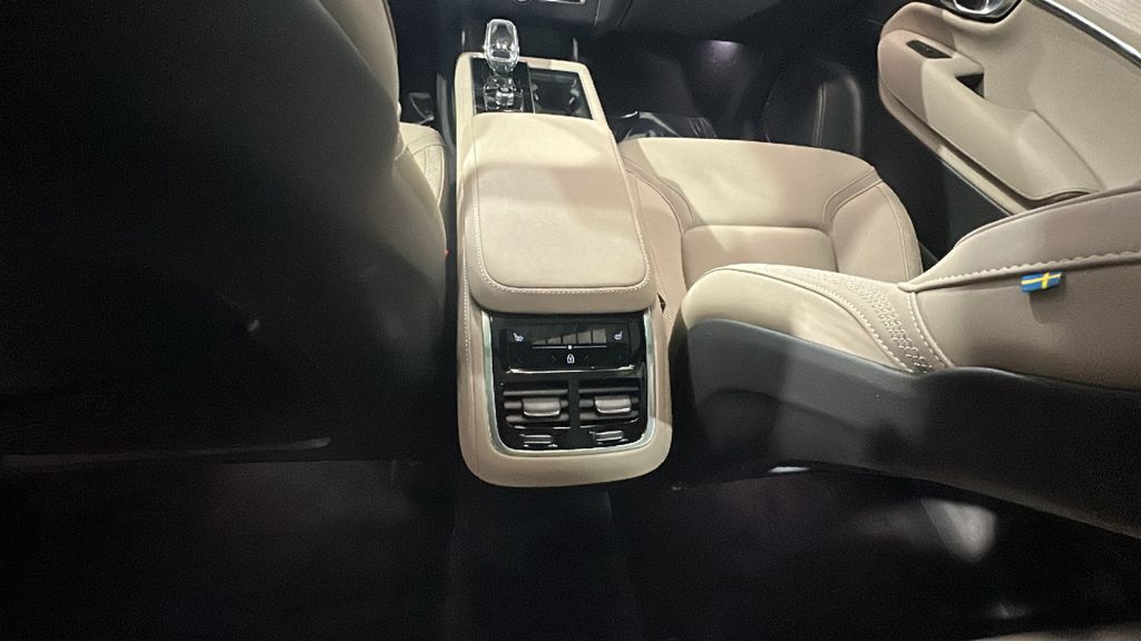 2026 Volvo XC90 Plus - Photo 12