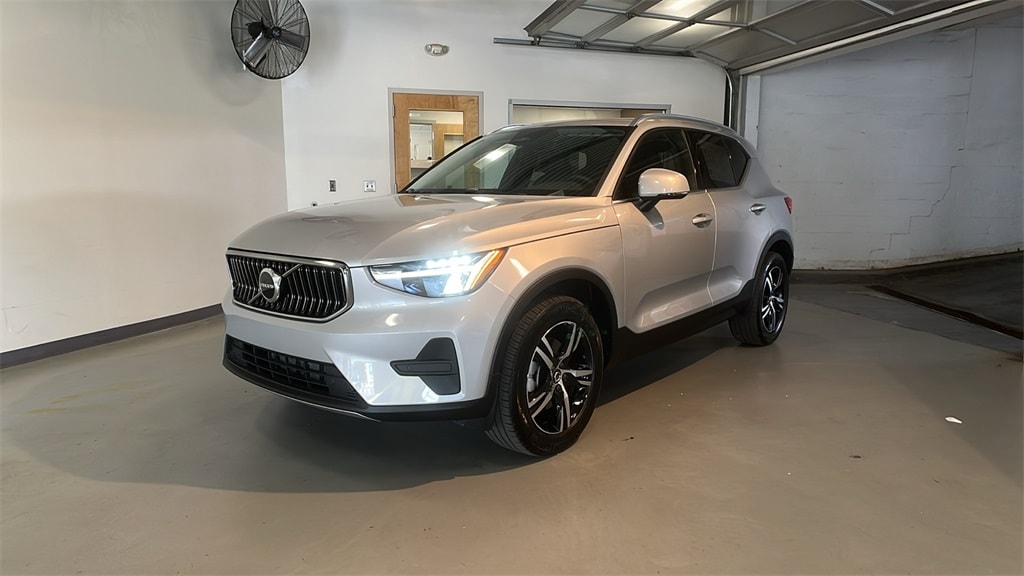 2025 Volvo XC40