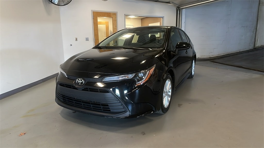 Used 2023 Toyota Corolla LE Sedan