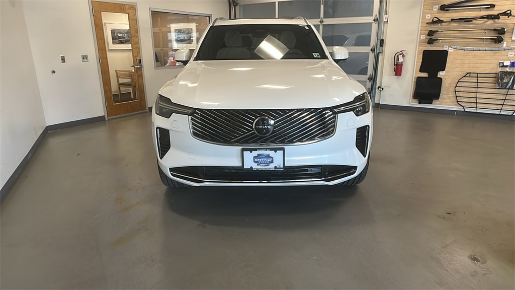 2026 Volvo XC90 Plus's photo