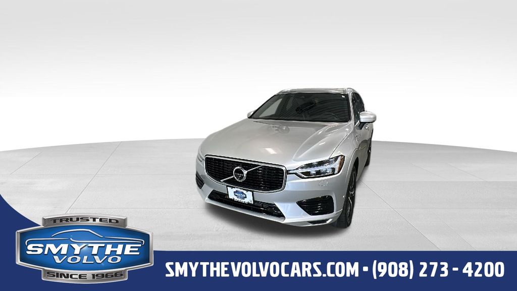 2019 Volvo XC60 T8 R-Design PHEV AWD's photo
