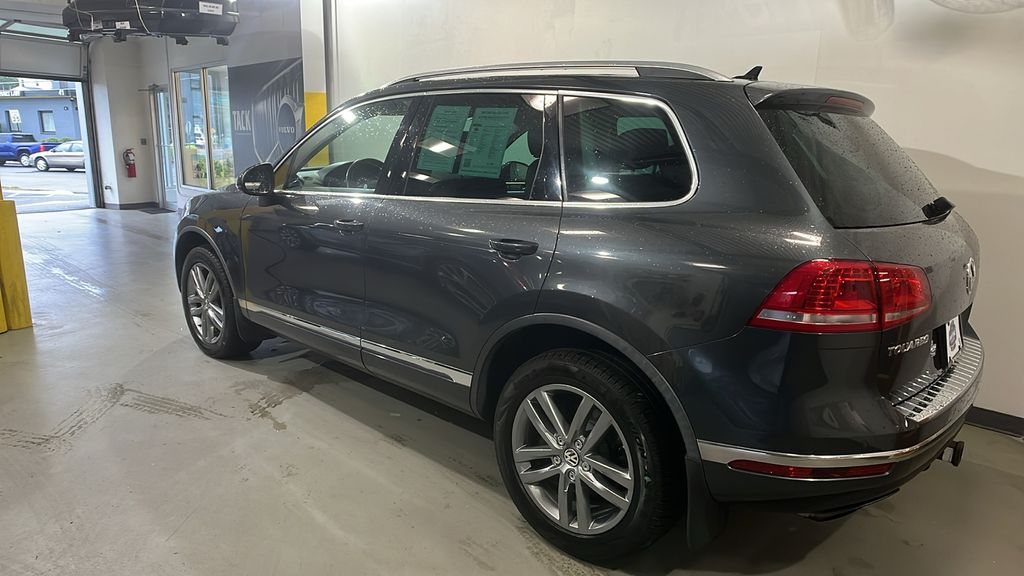 Used 2016 Volkswagen Touareg Lux with VIN WVGEF9BP2GD000888 for sale in Summit, NJ