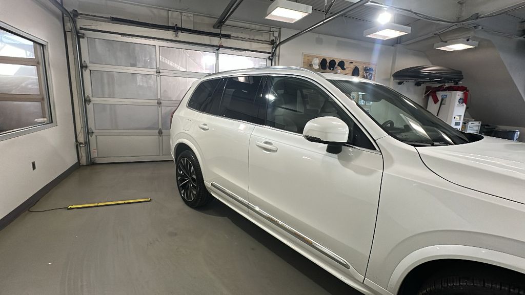 2026 Volvo XC90 Plus - Photo 7