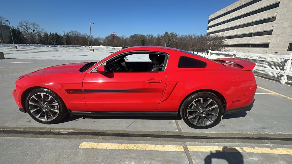 Used 2012 Ford Mustang GT Premium with VIN 1ZVBP8CFXC5255083 for sale in Summit, NJ
