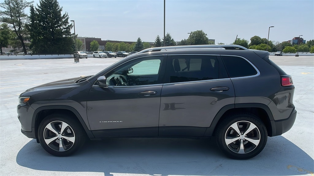 Used 2019 Jeep Cherokee Limited with VIN 1C4PJMDX5KD293027 for sale in Summit, NJ