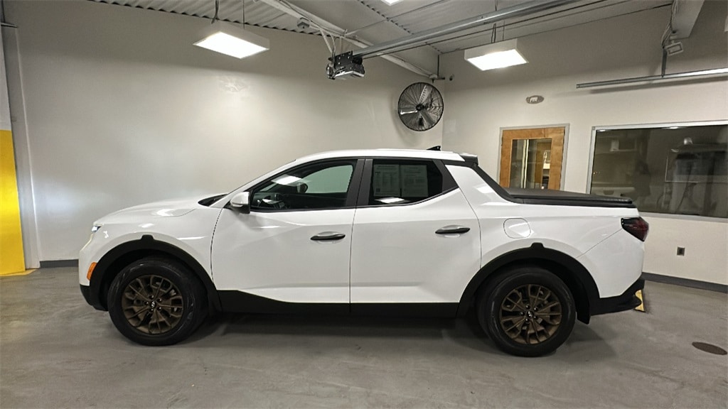 Used 2022 Hyundai Santa Cruz SEL with VIN 5NTJBDAE9NH009310 for sale in Summit, NJ