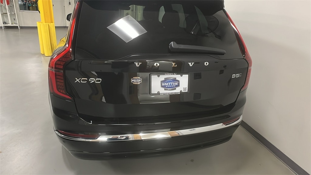 New 2026 Volvo XC90 B5 Core SUV