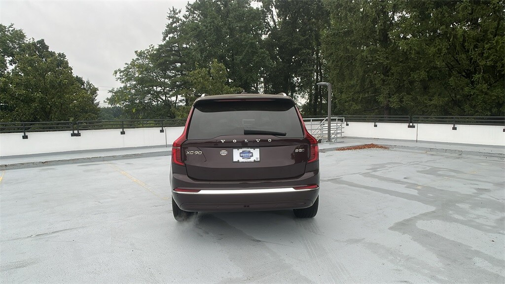 2026 Volvo XC90 B5 photo 2