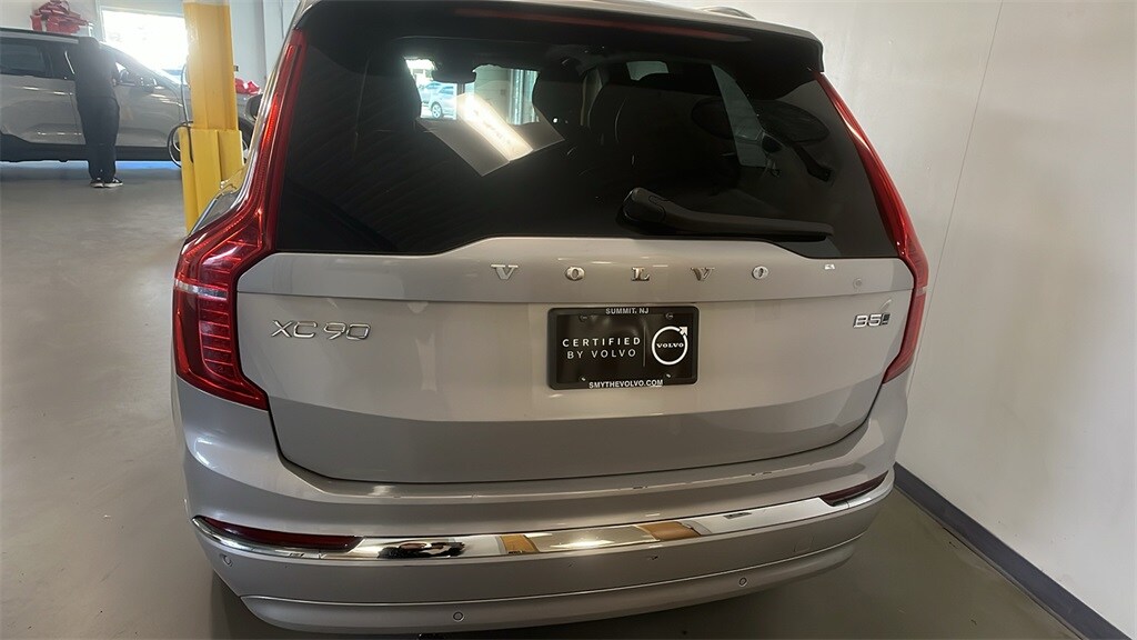 2025 Volvo XC90 B5 Core photo 3