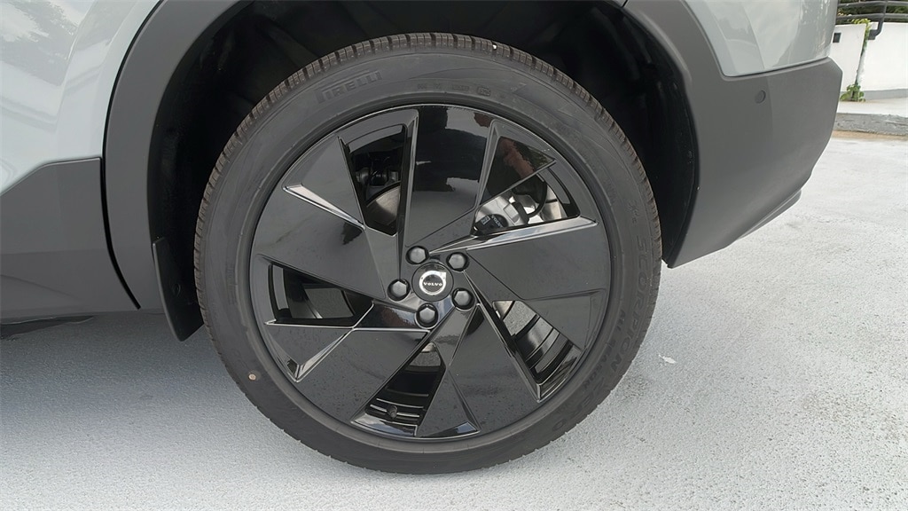 2026 Volvo XC40 Ultra Black Edition - Photo 6