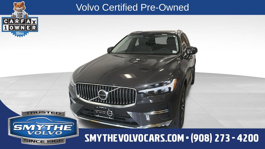 2023 Volvo XC60 B5 Plus Bright Theme AWD's photo