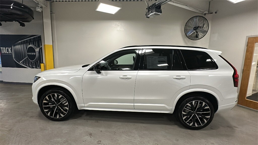 New 2026 Volvo XC90 B6 Ultra Dark Theme 6-Seater SUV