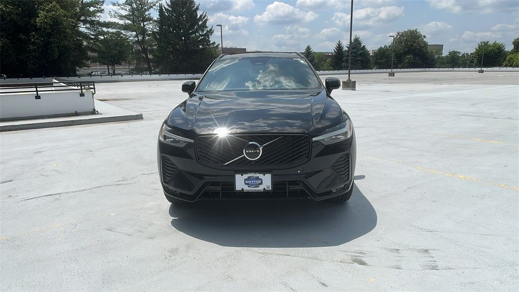 2026 Volvo XC60 B5 Core Dark AWD's photo