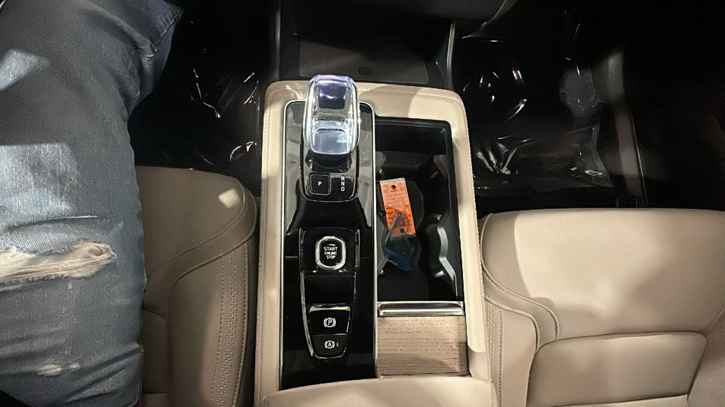 2026 Volvo XC90 Plus - Photo 19
