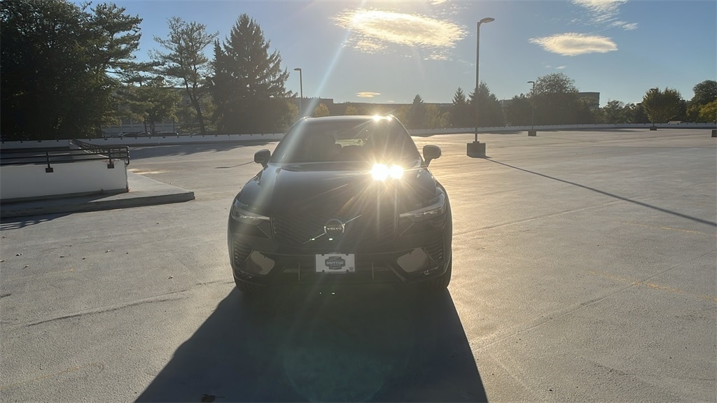2026 Volvo XC60 Plus's photo