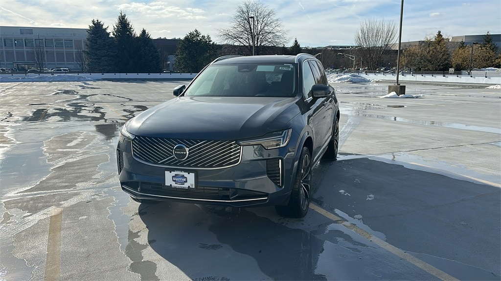 2026 Volvo XC90 Plus's photo