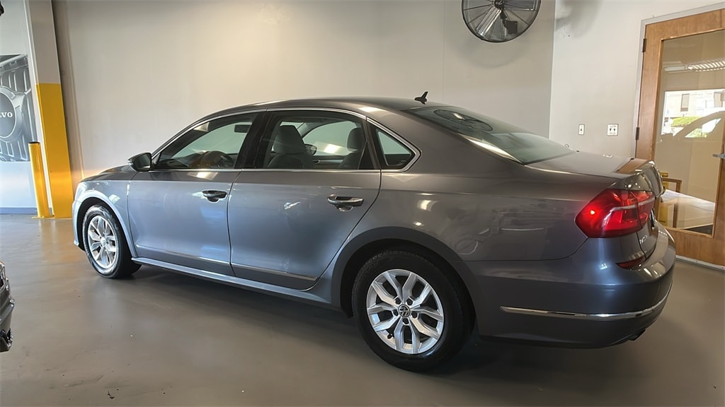 Used 2016 Volkswagen Passat 1.8T S Sedan