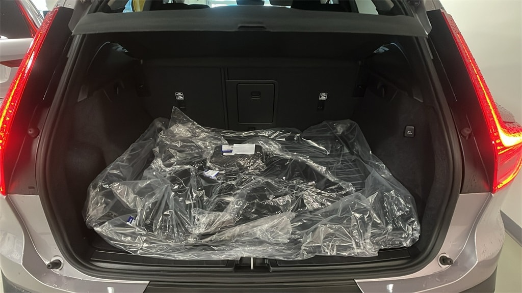 New 2026 Volvo XC40 B5 Plus SUV