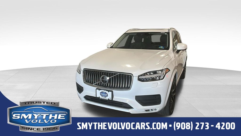 2020 Volvo XC90 T6 Momentum 6 Passenger AWD's photo