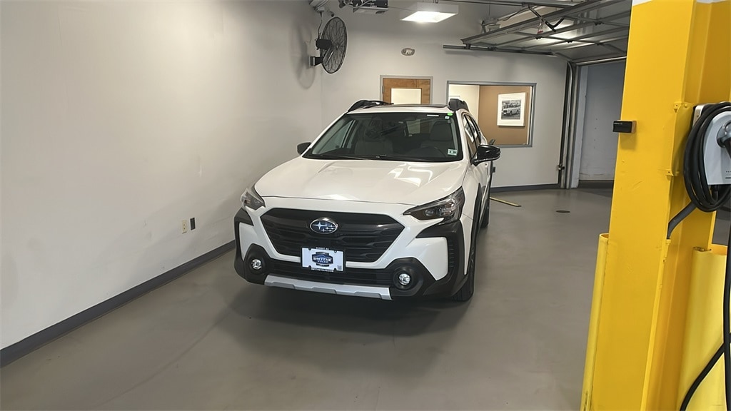 2023 Subaru Outback Limited's photo