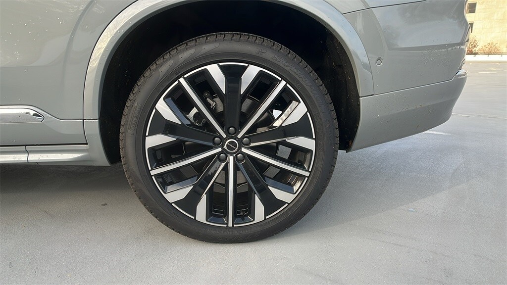 2026 Volvo XC90 Plus - Photo 6