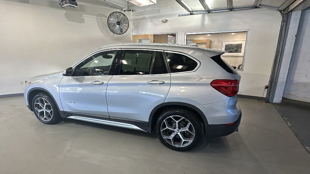 Used 2018 BMW X1 28i with VIN WBXHT3C30J5K23485 for sale in Summit, NJ
