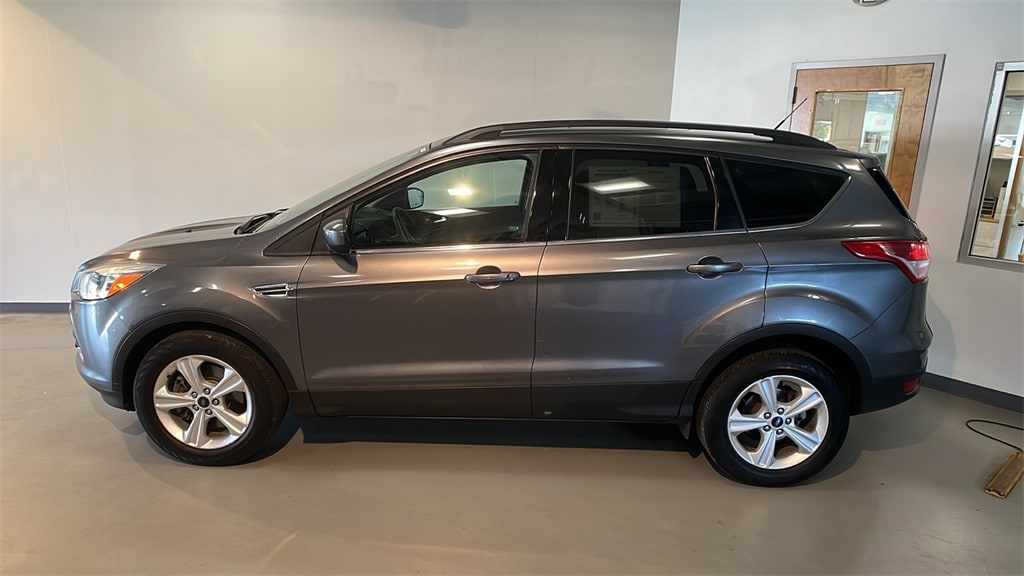 Used 2014 Ford Escape SE with VIN 1FMCU9GX7EUC56169 for sale in Summit, NJ